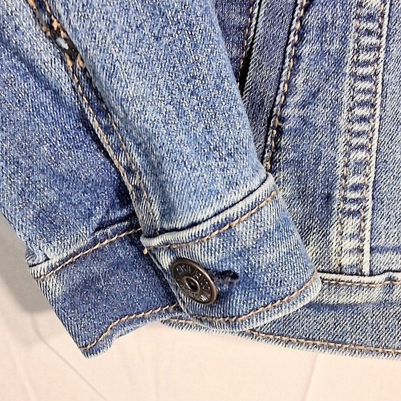 Oshkosh B'gosh Boy's 5T Med. Wash Snap Button Down Jean/Denim Jacket - Picture 5 of 9